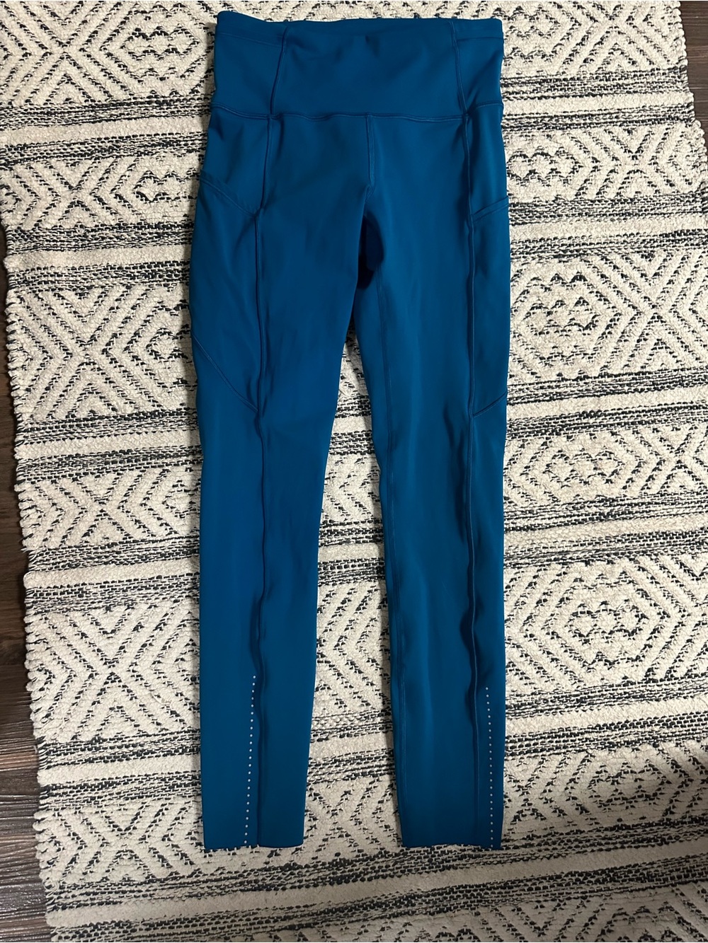 Cute Lululemon Fast and Free leggings in Teal color multiple pockets